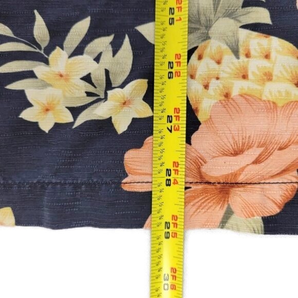 Tommy Bahama Silk Shirt Men Size M Pineapples Flowers Short Sleeve Button Front - Picture 9 of 12